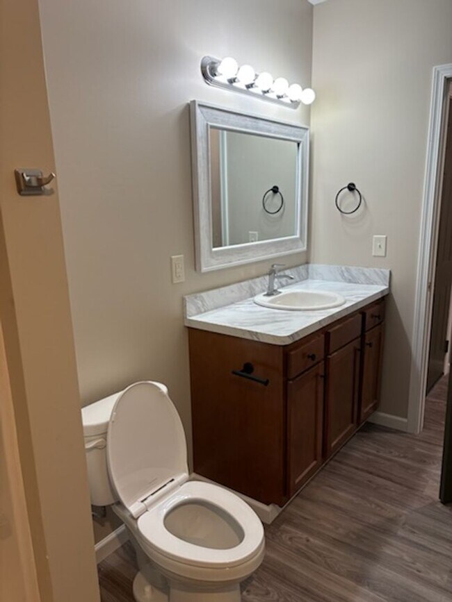 Building Photo - Two bedroom apartment