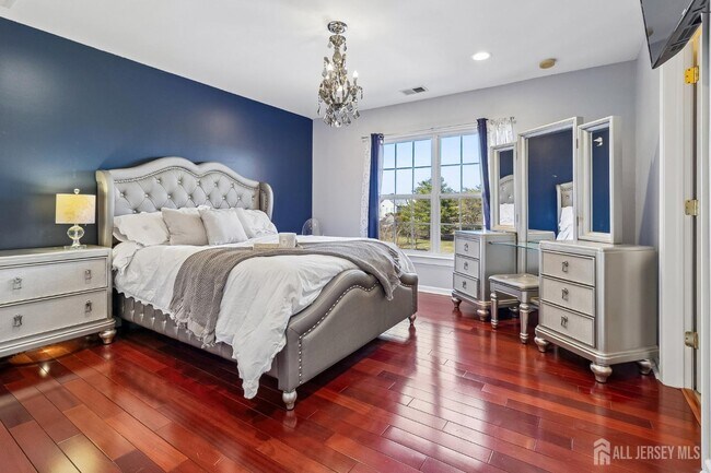 Building Photo - 16 Valley Wood Dr