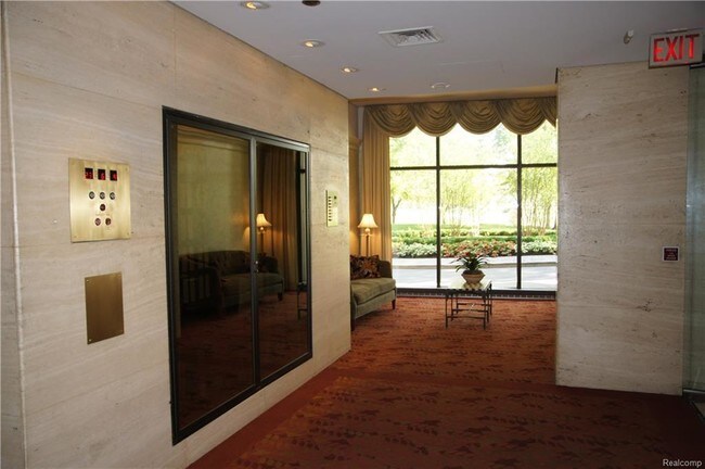 Building Photo - 5000 Town Center Dr