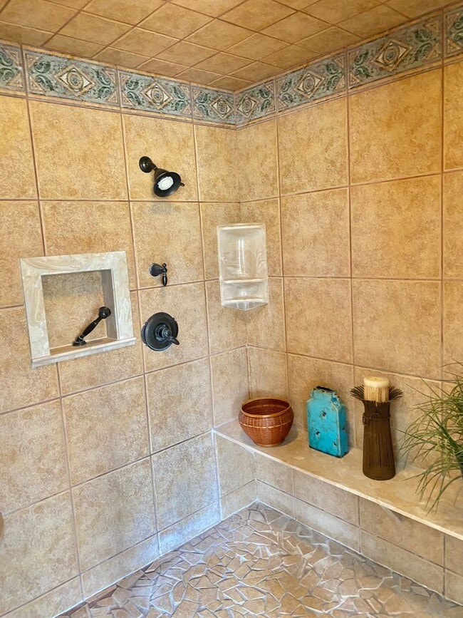 Building Photo - 1407 Camellia Dr