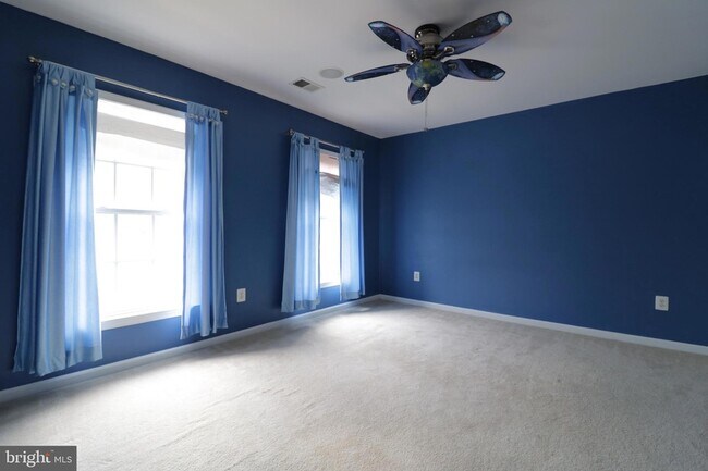 Building Photo - 42576 Legacy Park Dr