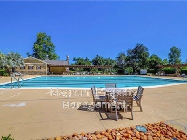 Building Photo - 35459 Sumac Ave