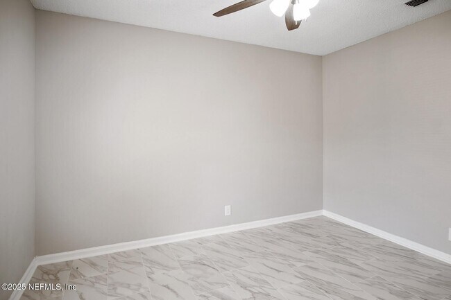 Building Photo - 7650 Cranberry Ln S