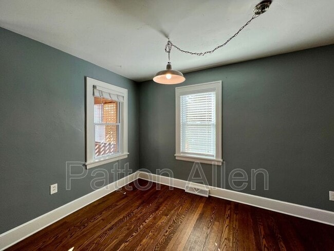 Building Photo - 20 Bell Rd