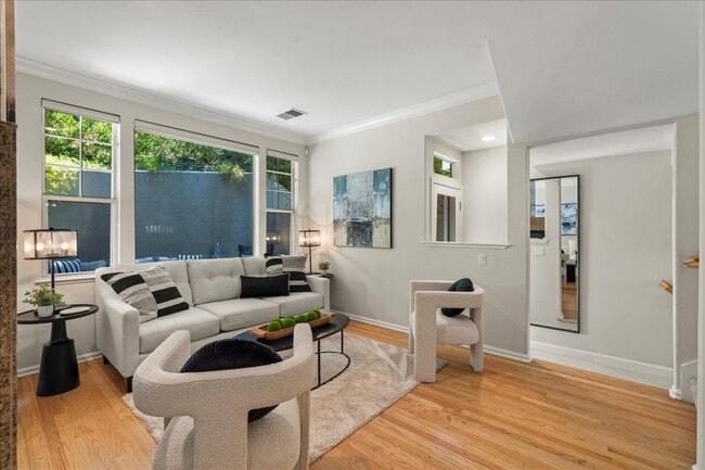 Building Photo - 182 Cuesta De Los Gatos