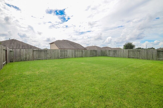 Building Photo - 1811 Brady Shores Dr