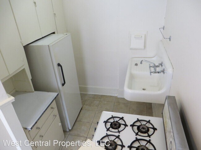 Building Photo - 719 Union St