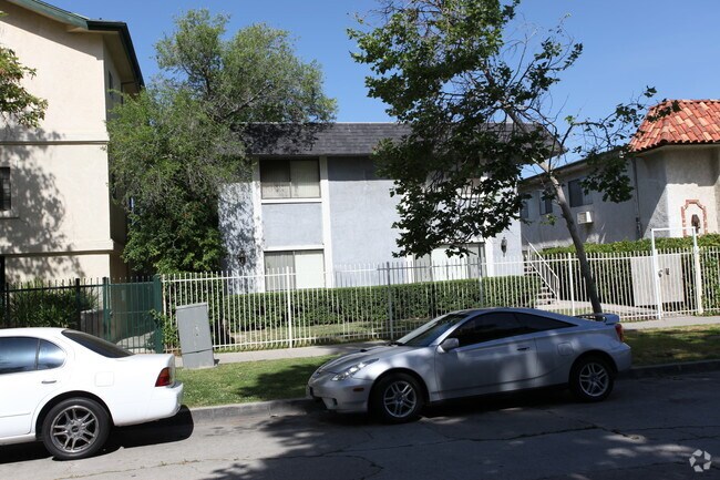 Building Photo - 7011 Vassar Ave