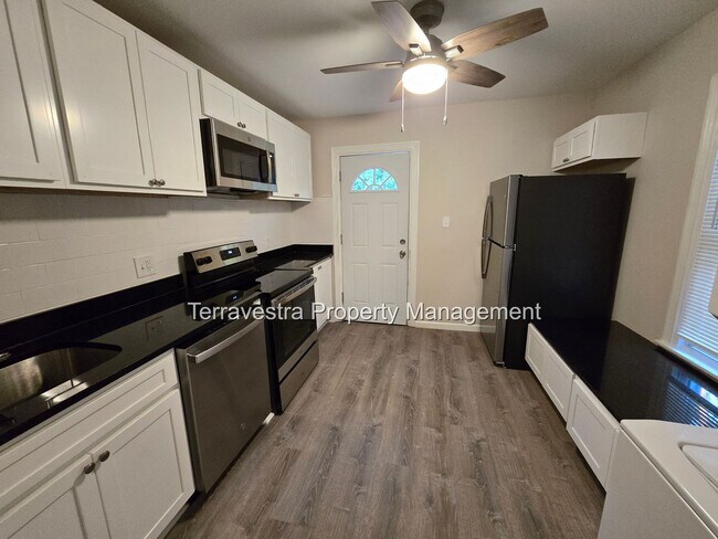 Building Photo - 321-323 South 5th Street