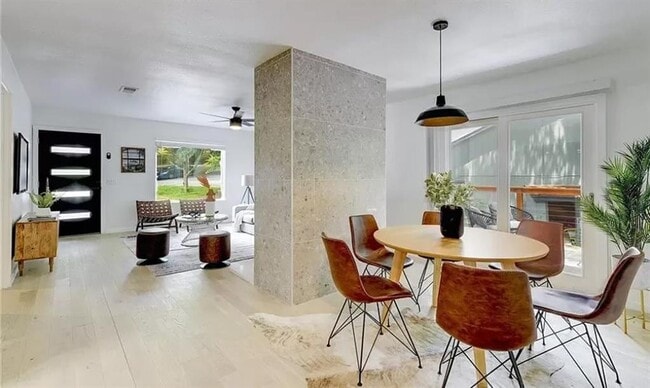 Building Photo - 1509 Oak Heights Dr
