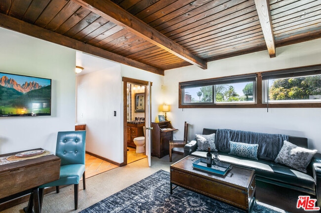 Building Photo - 10721 Aqua Vista St