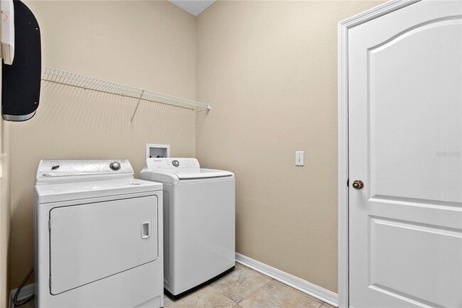 Building Photo - 4830 Sky Blue Dr