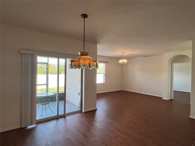 Building Photo - 1143 Cambridge Dr