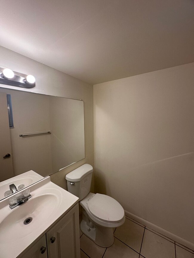 Building Photo - 1 Bedroom Condominium - Spring Creek - Sun...