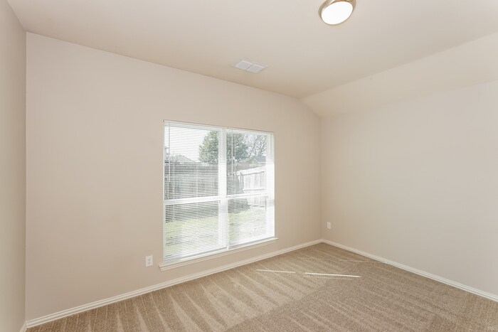 Building Photo - 2113 Natchez Dr
