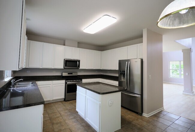 Building Photo - 771 S Sienna Dr