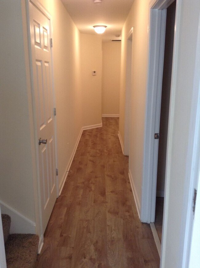 Building Photo - 6br House Near Campus FOR RENT