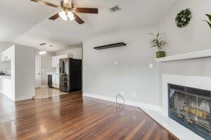 Building Photo - 3420 Riverside Dr