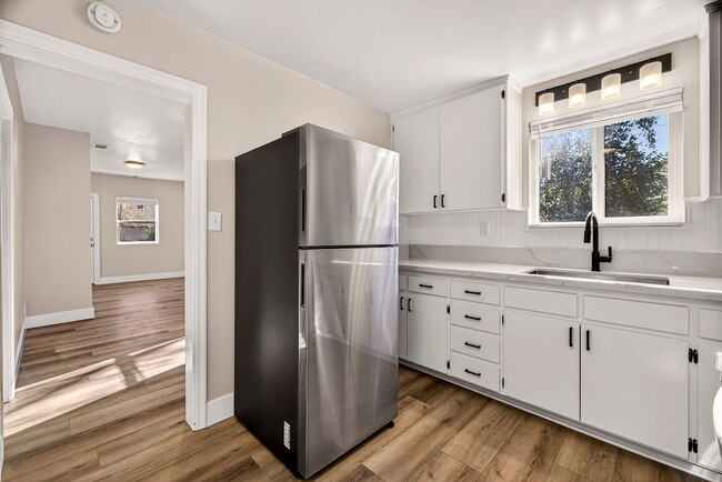 Building Photo - MOVE IN SPECIAL $3000 if lease signed by July 2026!!      3 Bedroom Home Close to CSUC!