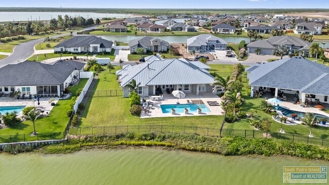 Building Photo - 4 Sawgrass Ct