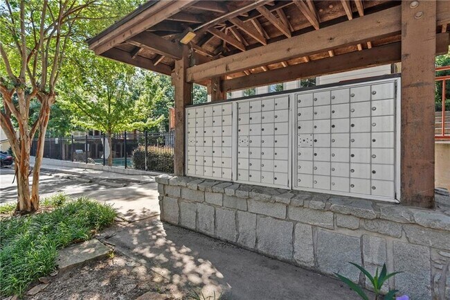 Building Photo - 1195 Milton Terrace SE