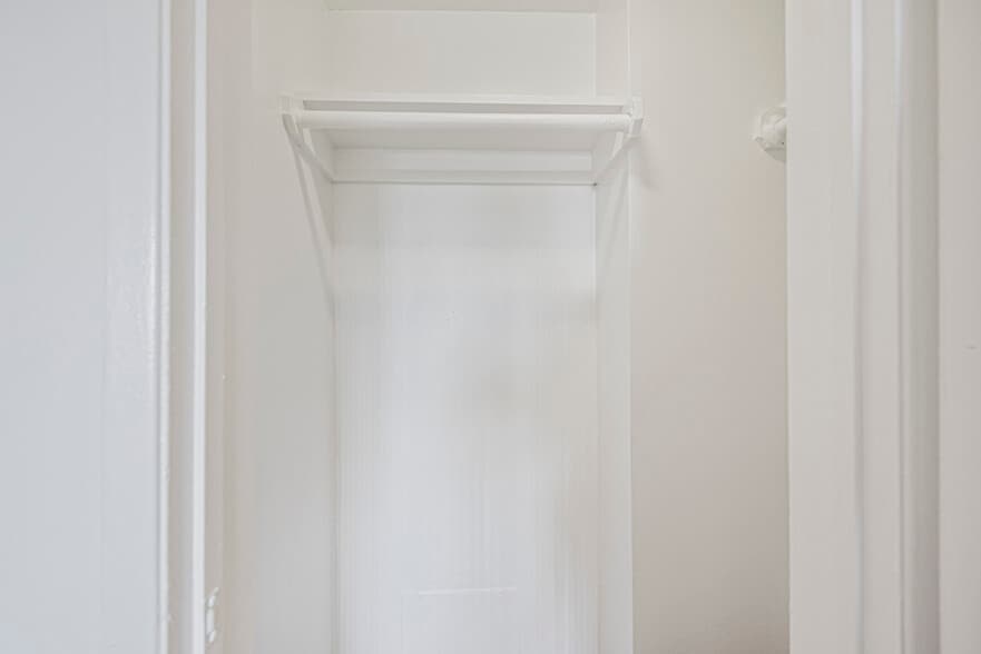 Building Photo - 5837B W 88th St