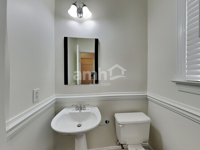 Building Photo - 8005 Red Oaks Trl