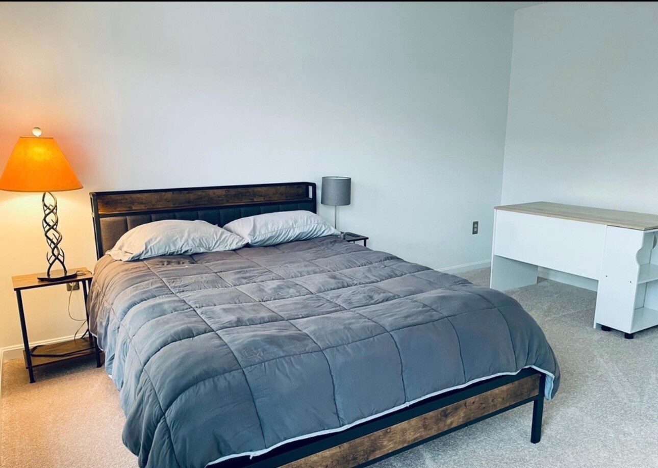 Building Photo - 7829 Gum Springs Village Dr