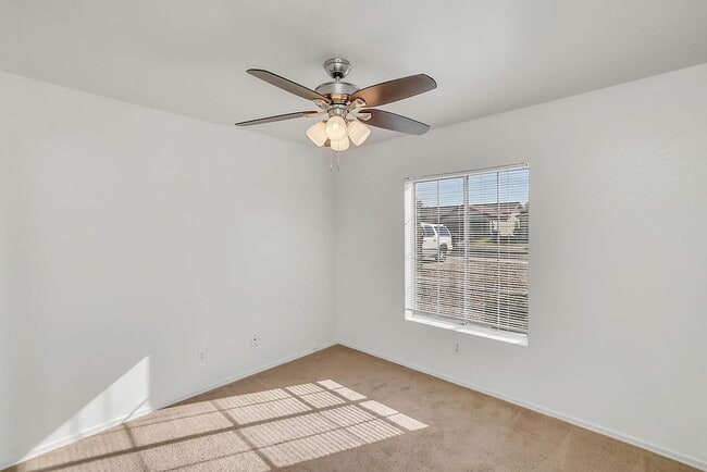 Building Photo - Great Gilbert home!