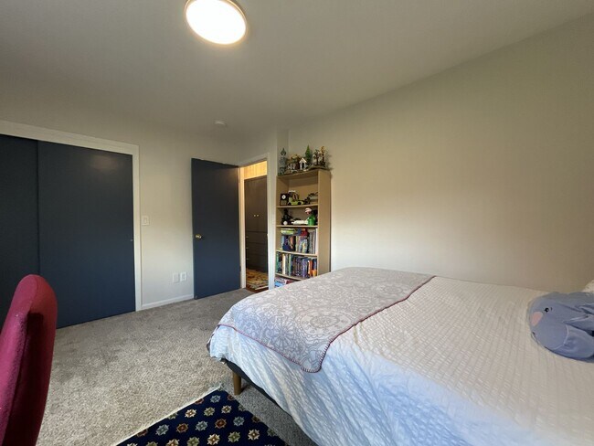 Building Photo - Comfortable Living in Bethany with Two Separate Units, Expansive 0.45-Acre Lot & Versatile Detach...