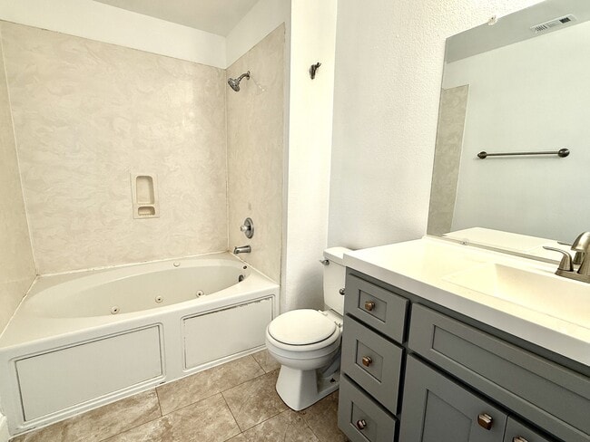 Building Photo - 529 W Metcalfe St