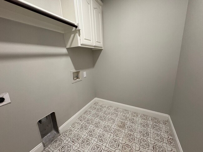 Building Photo - GREAT Home in NWISD with Amenities!