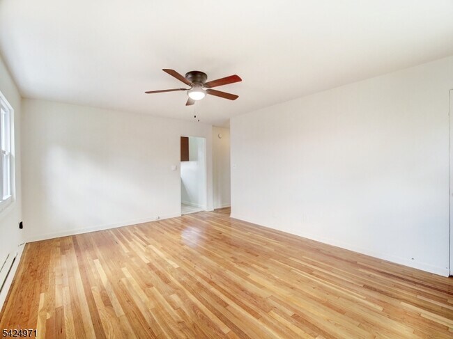 Building Photo - 138 Lincoln St