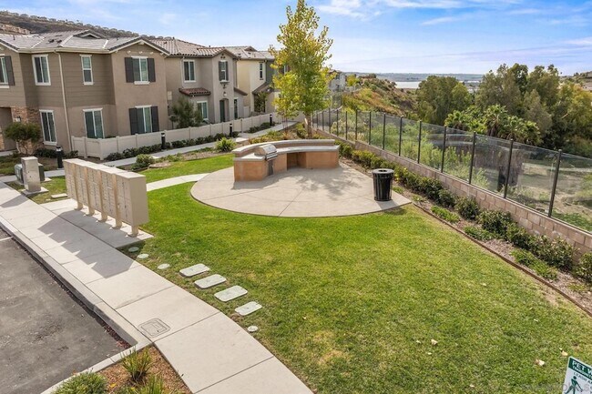 Building Photo - 2612 Babaco St