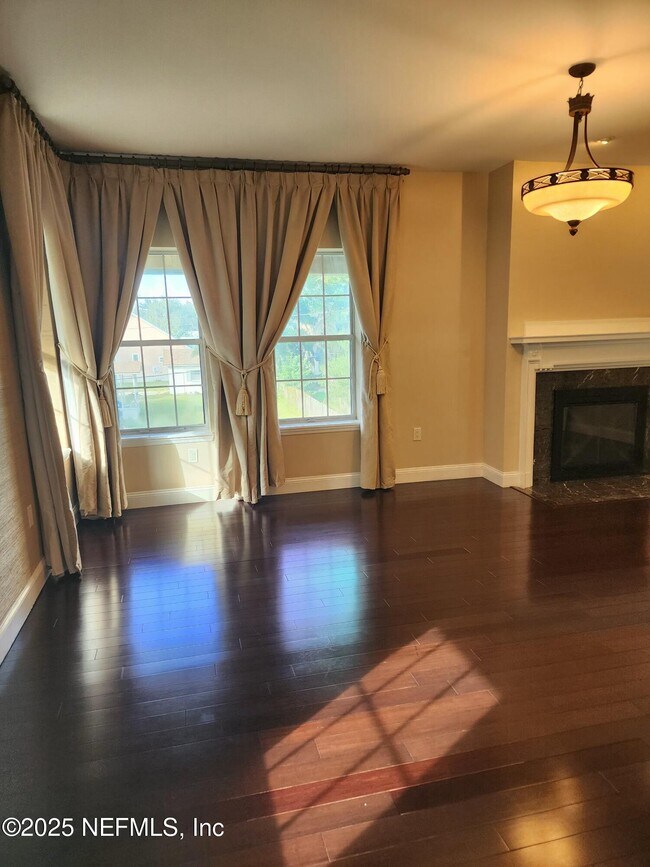 Building Photo - 212 St Johns Ave