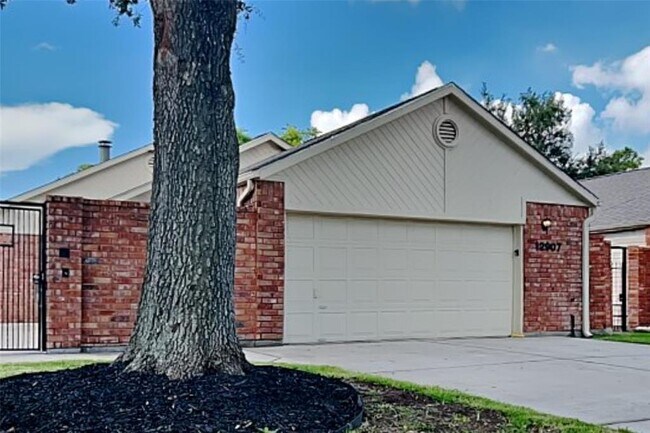Primary Photo - 12907 Stancliff Oaks St