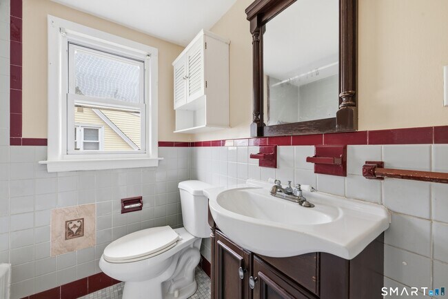 Building Photo - 976 Capitol Ave