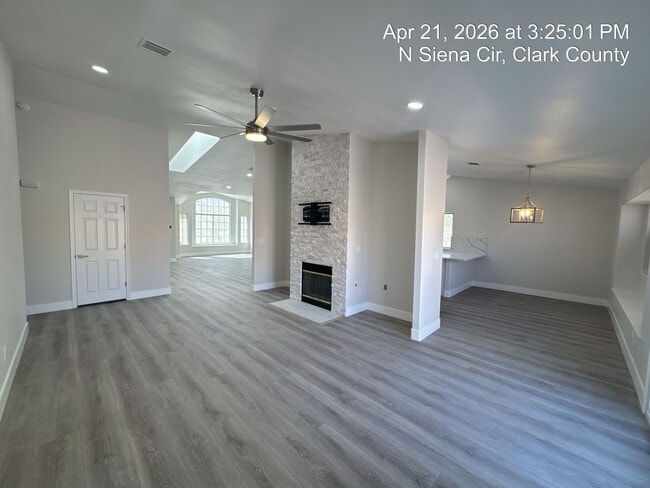 Building Photo - Remodeled Single Story, 4 Bedroom Home in Desert Shores