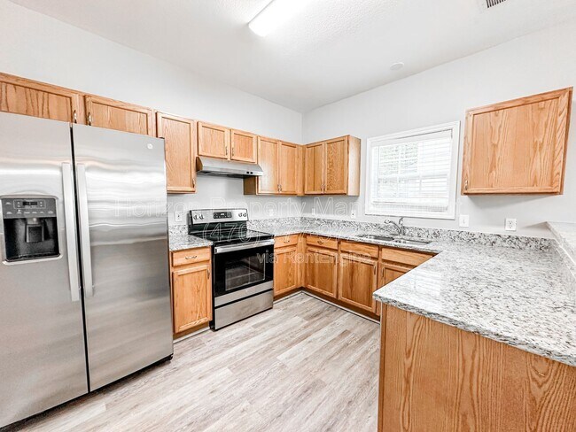 Building Photo - 3230 Century Dr