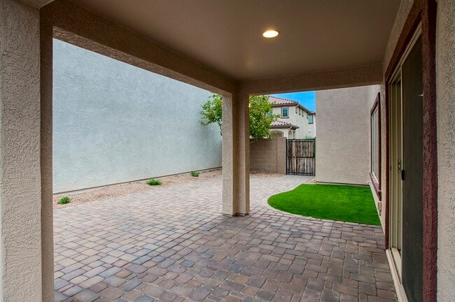 Building Photo - 2868 E Binner Dr