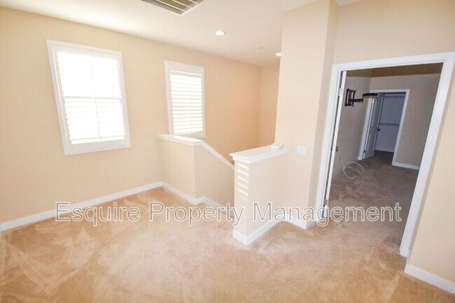 Building Photo - 202 Village Commons Blvd