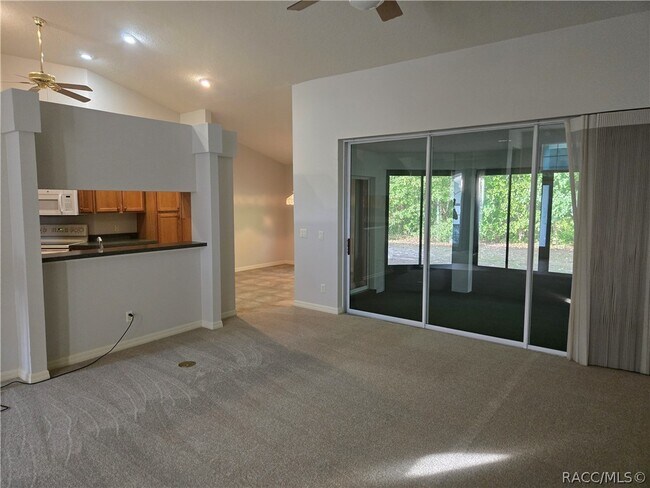 Building Photo - 14 Hollyhock Ct