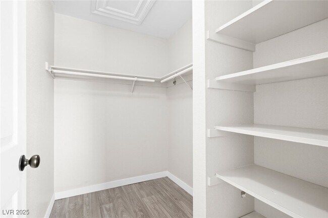 Building Photo - 5191 Caliente St