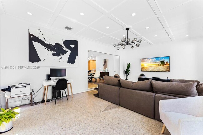 Building Photo - 6145 La Gorce Dr