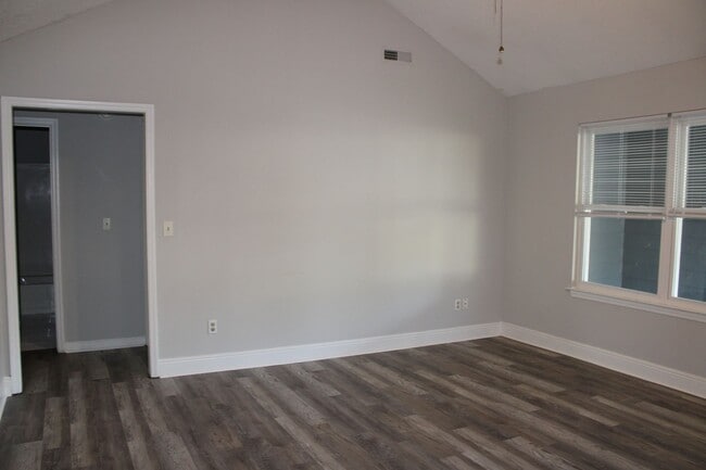 Building Photo - 3 bed, 2 bath home in Helena