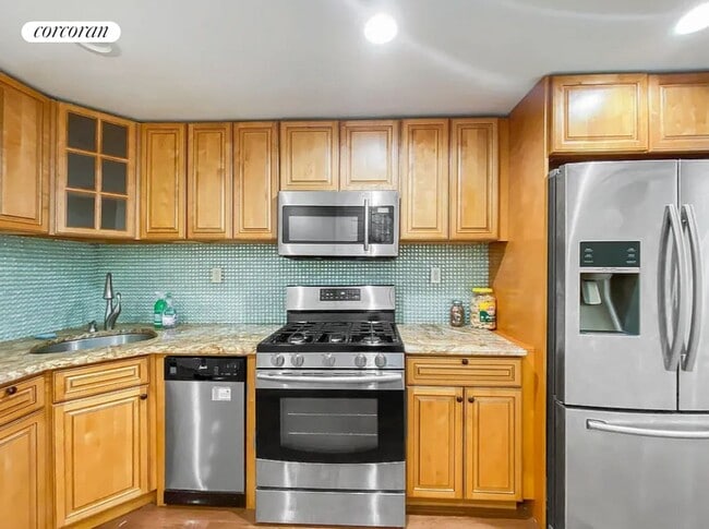 Building Photo - 245 W 134th St