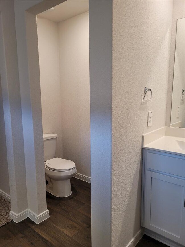 Building Photo - 211 Callado Cir