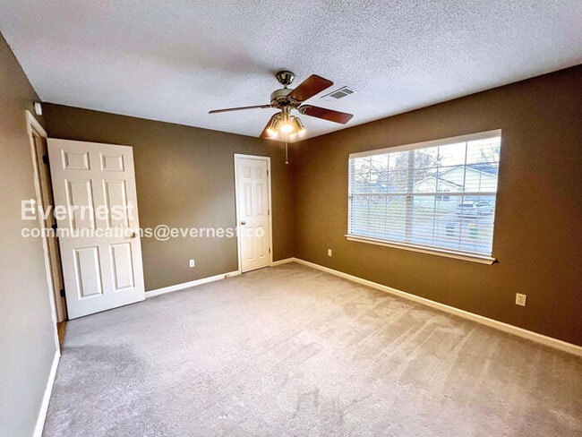 Building Photo - 42 Summit Ridge Dr