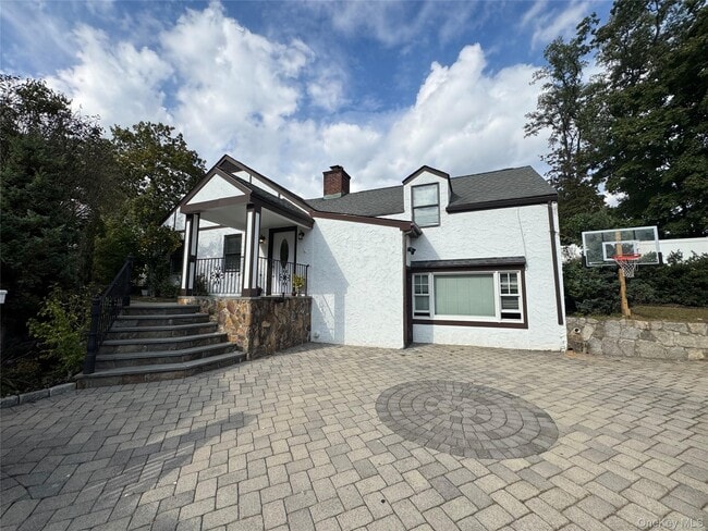 Building Photo - 20 Annadale St