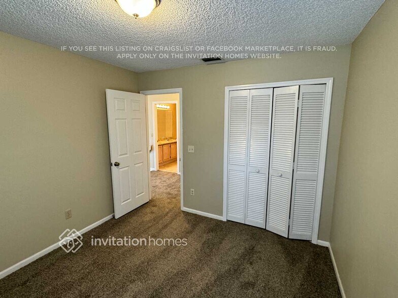 Building Photo - 724 Silver Birch Pl